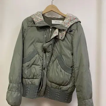 슈퍼 하카 SUPERHAKKA 후드 부착 꽃무늬 다운 점퍼