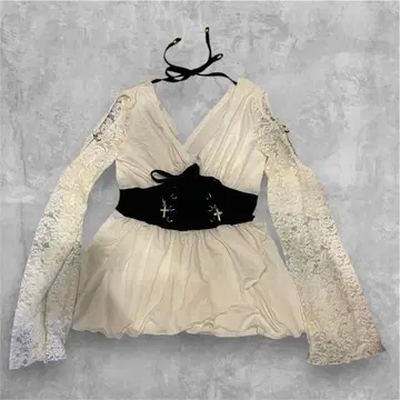 d.i.a. 화이트 레이스 블라우스