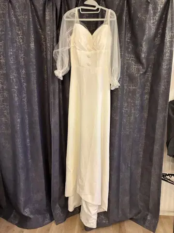 아이보리 시스루 소매 A라인 드레스