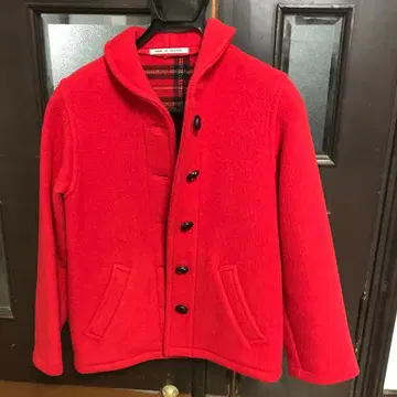 Montgomery 빨간색 버튼 달린 피코트 영국제