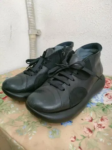 지우 블랙 통굽 스니커즈 EEE 23.5