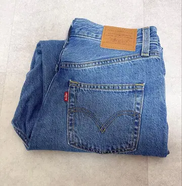 LEVI'S PREMIUM HIGH LOOSE TAPER 27
