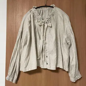 nest Robe 베이지 린넨풍 긴팔 셔츠 프릴