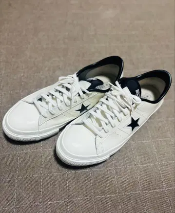 가죽 스니커즈 화이트 블랙 스타 포함