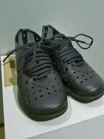 자우 메쉬 블랙 스니커즈