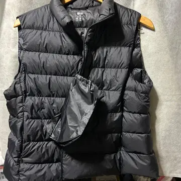 UNIQLO 울트라 라이트 다운 베스트 XXL 블랙