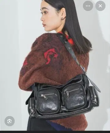 JEANASIS 블랙 숄더백 4포켓