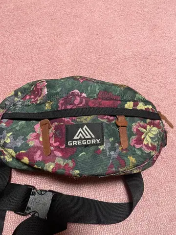 GREGORY 꽃무늬 바디백