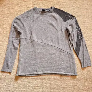 데상트 골프 울 아크릴 자카드 스웨터