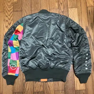 유니폼 익스페리먼트 ALPHA MA-1 컬러 차트