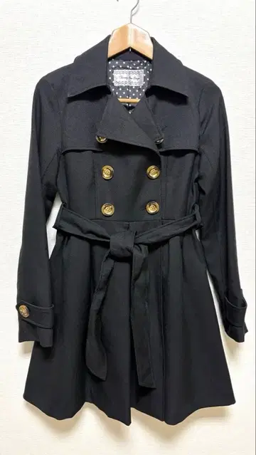 [ 새상품급 ] 블랙 더블 브레스트 플레어 트렌치코트 M 사이즈 블랙