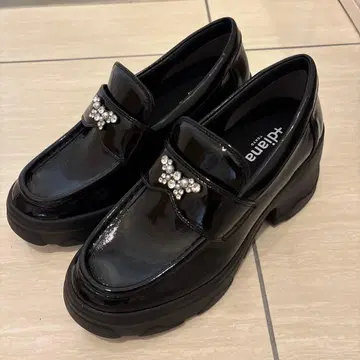 다이애나 스니커즈 로퍼