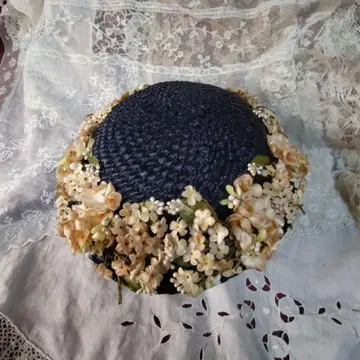 앤티크? 빈티지? 꽃이 가득한 모자