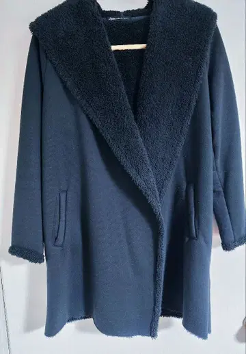 여성용 롱 코트 무릎 기장 모자 포함 뒷면 보아