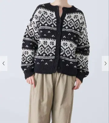 택 포함 새상품 카구레 페루 노르딕 가디건 어반 리서치 도어스