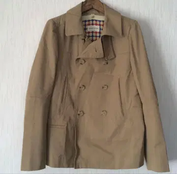 베이지 더블 브레스트 짧은 트렌치코트