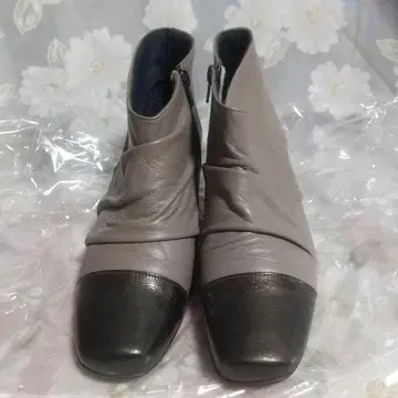 그레이 부티 지퍼 포함 24cm 일본제 EEE