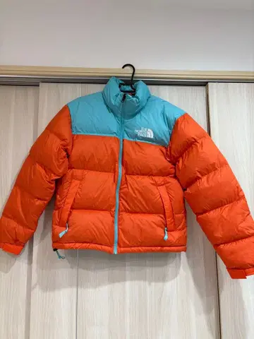THE NORTH FACE 1996 레트로 눕시 자켓 오렌지/블루
