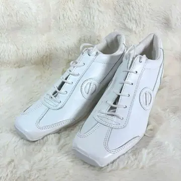 [ NO NAME ] 새상품급 웨지솔 올 화이트 가죽 22.5