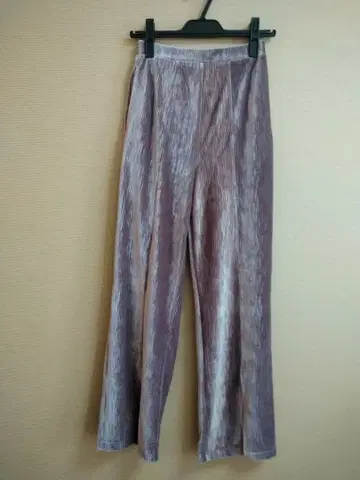 로지 연보라 벨벳 스트레이트 레그 팬츠