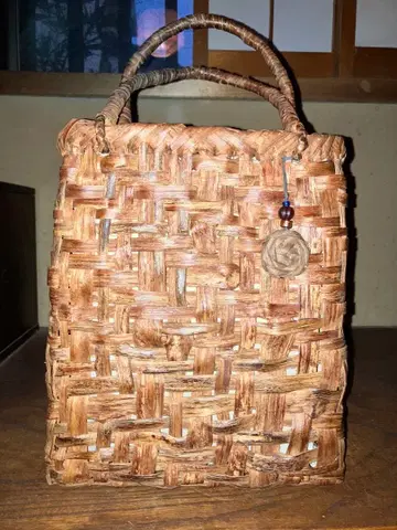 산포도 천연 소재 바스켓백 안감 부착