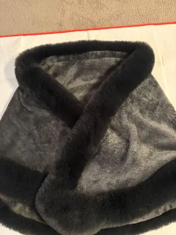 그레이와 블랙 퍼 숄, 기모노에도!