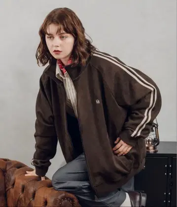 완판템 MUHET 모듬 트랙 자켓 다크 브라운