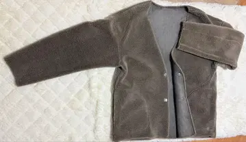 카키 V넥 보아 자켓 리버서블 버튼 포함