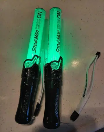 Snow Man 2025-2026 ON 돔 투어 응원봉 2개 세트