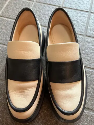 JVAM 화이트 블랙 로퍼