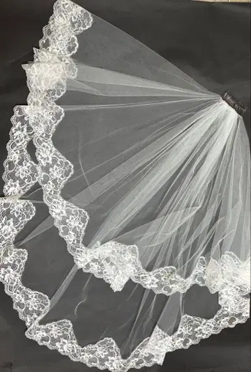 포씨스 and 컴퍼니 레이스 포함 웨딩 베일 빗 포함