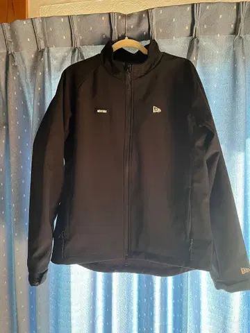 NEW ERA 블랙 자켓 사이즈 L