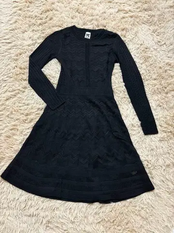 새상품급! 미쏘니 블랙 긴팔 니트 원피스