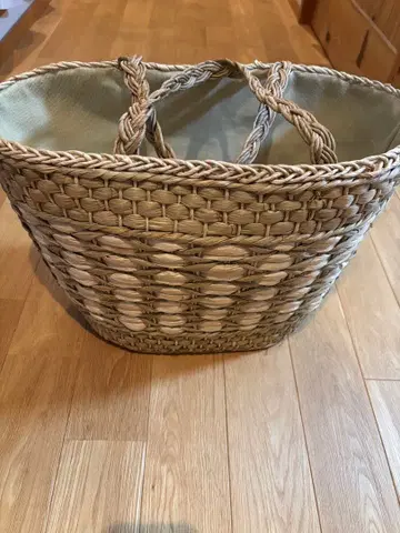 천연 소재 베이지 뜨개질 바스켓백