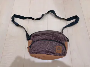 ROXY 퀼팅 숄더백 브라운 계열