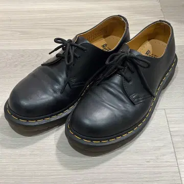 Dr. Martens 블랙 레이스업 슈즈