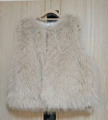 베이지 퍼 베스트