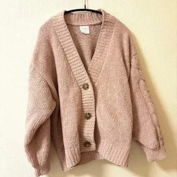 젤라또피케 핑크 버튼 니트 가디건 긴팔