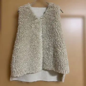 Sans Souci 인조 모피 리버서블 베스트 라이트 베이지