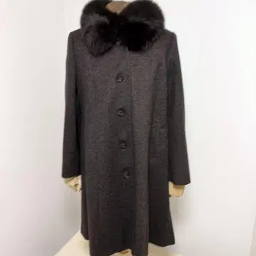 퍼 카라 부착 그레이 롱 코트