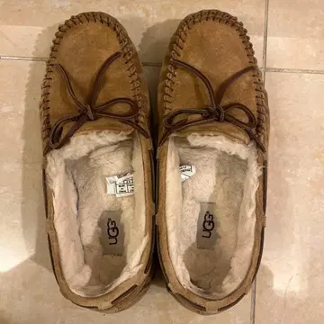 [UGG] 모카신 베이지