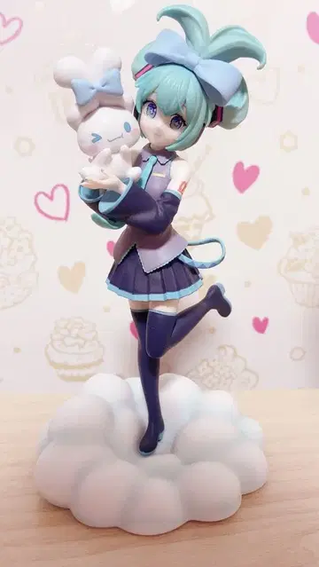 하츠네 미쿠 x 시나모롤 Luminasta 피규어