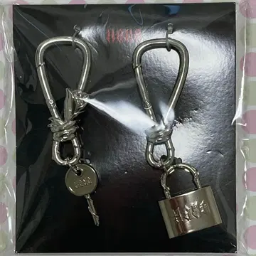 HANA BAD LOVE 카라비너 세트