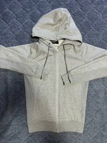 1PIU1UGUALE3 RELAX 후드티