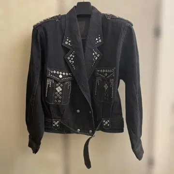 스터드 가공 블랙 데님 자켓