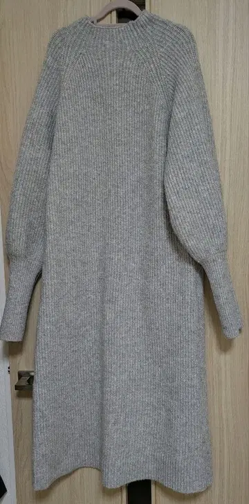 그레이 니트 원피스 볼륨 소매