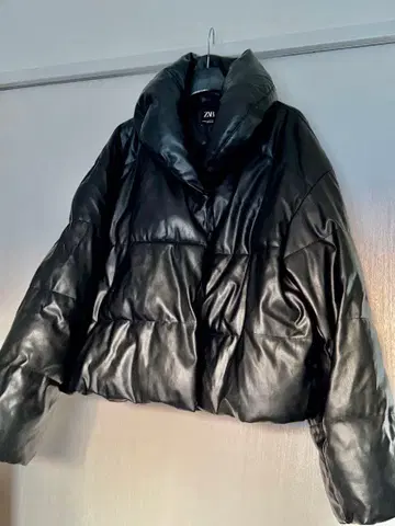 ZARA 인조 가죽 퍼프 자켓 XS 사이즈