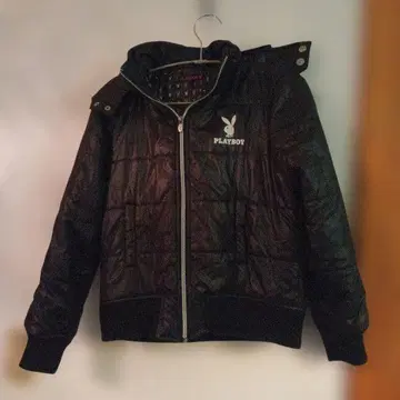 PLAYBOY 후드 부착 블랙 자켓