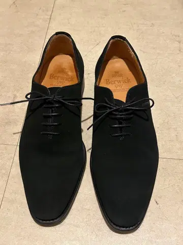 Berwick 스웨이드 5216 (블랙)