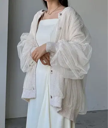 미착용 새상품 Louere 가디건